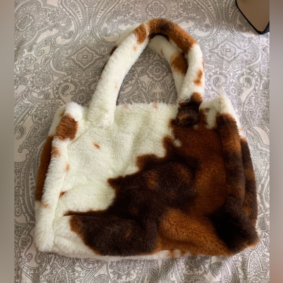 ❌SOLD❌ Urban Outfitters Faux Fur Purse | Fuzzy Hand Bag Brown and White - Picture 2 of 3